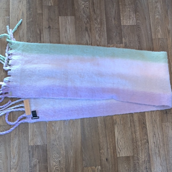 NWT Steve Madden 100% Polyester Womens OS Pastel Winter Cold Weather Scarf - Picture 5 of 7